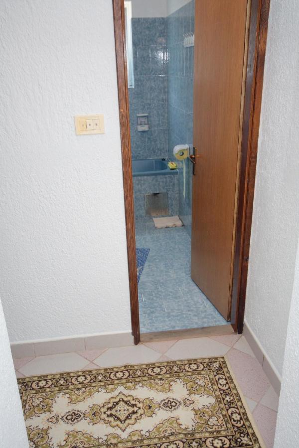 Apartments With A Parking Space Kampor, Rab - 5029 Экстерьер фото