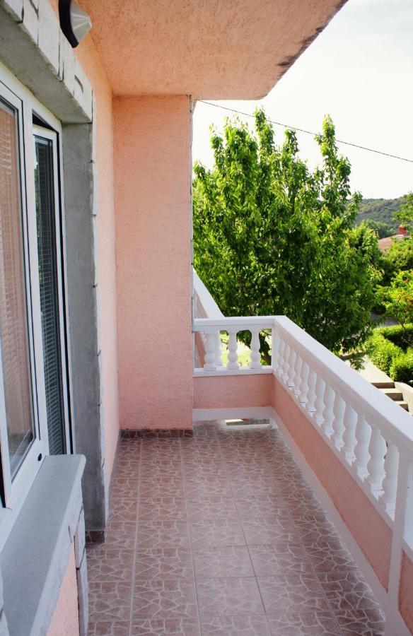 Apartments With A Parking Space Kampor, Rab - 5029 Экстерьер фото